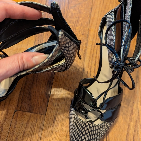 Zara Woman taupe black leather gladiator caged snake scale low heels - Picture 4 of 8